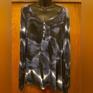 Kenneth Cole Reaction - Blue, Black and White Tie dye shirt